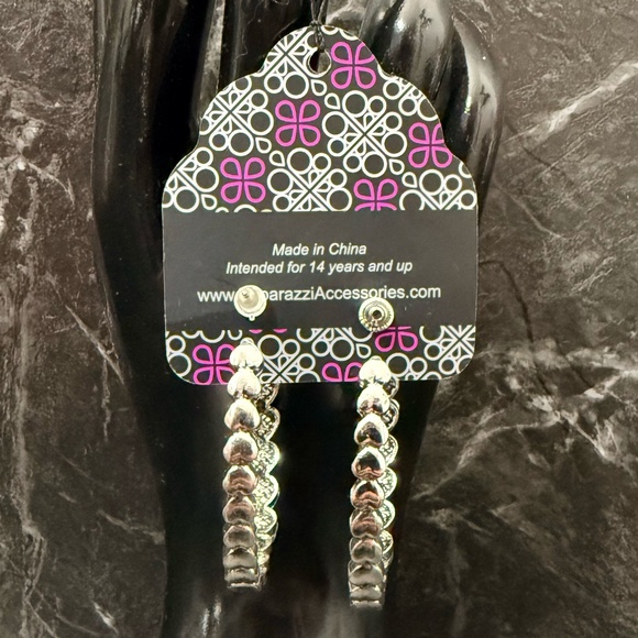 PAPARAZZI Earrings with Hearts - Picture 6 of 9